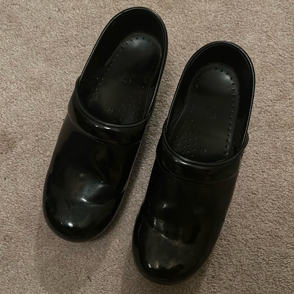 Black Patent Leather by Dansko - Slip-resistant Rubber Outsole - Picture 10 of 10